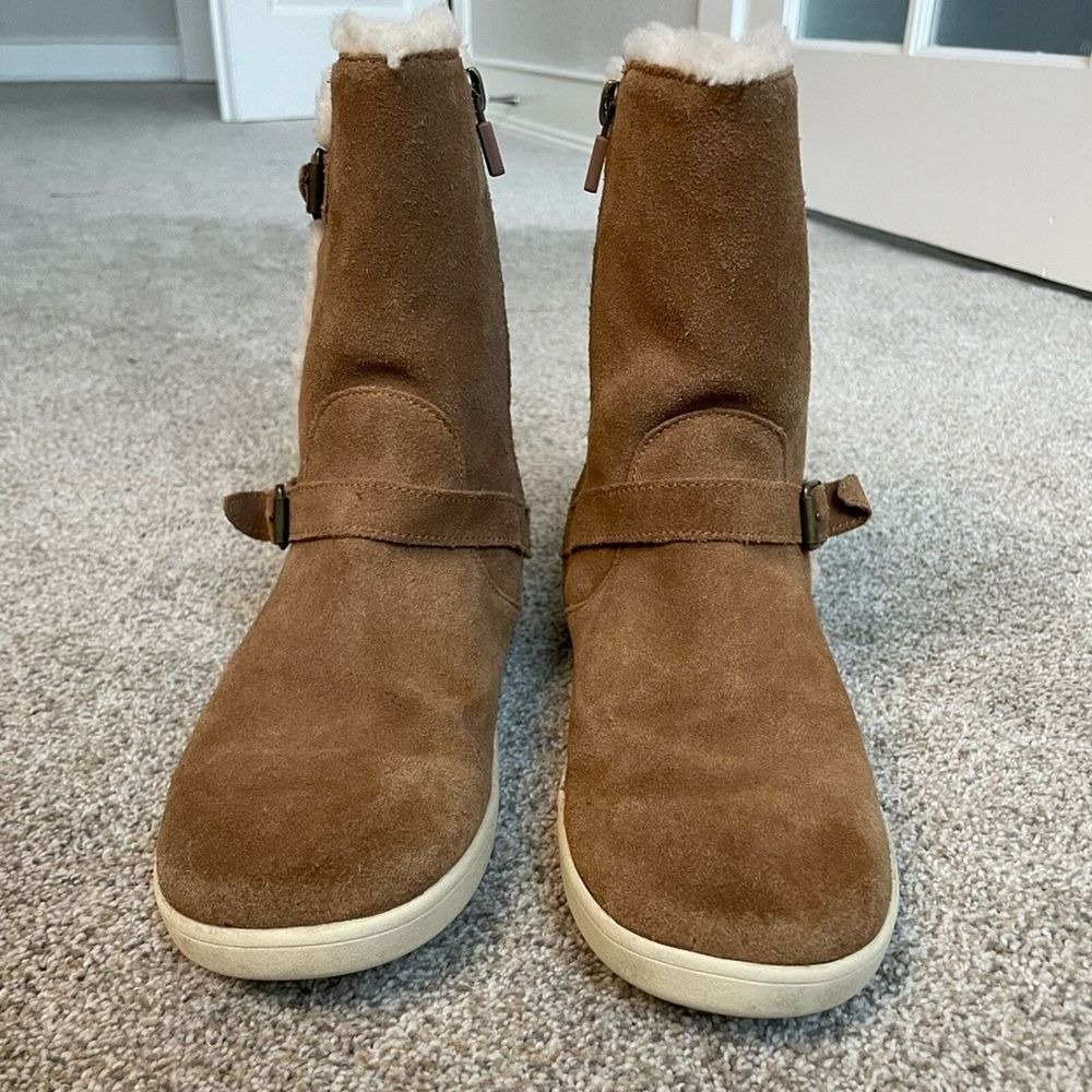 Ugg - Barley Boot - Size 6 - Suede - Tan - Shearling Inner Lining - Picture 2 of 9